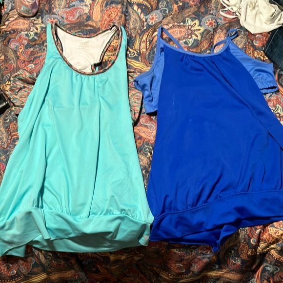 Workout tanks - Picture 1 of 1